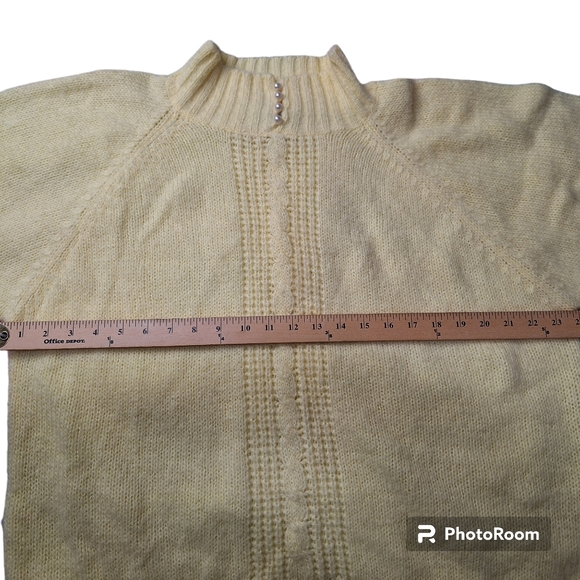 Vtg JP Knits Light Yellow Knitted Sweater Top W/ Faux Peal Buttons Size 22/24... - Picture 6 of 8